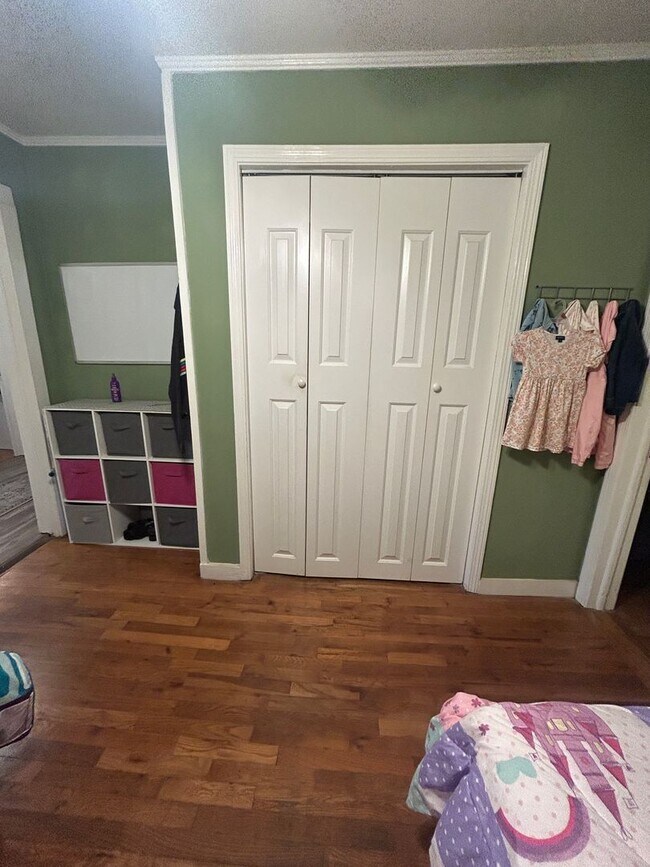 Building Photo - 110 Martin St