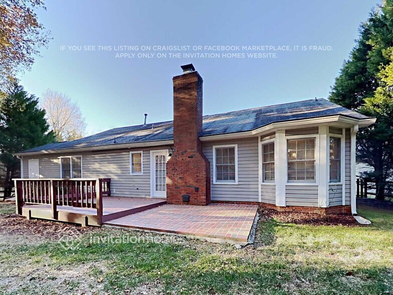Building Photo - 4091 Woodbury Terrace NW