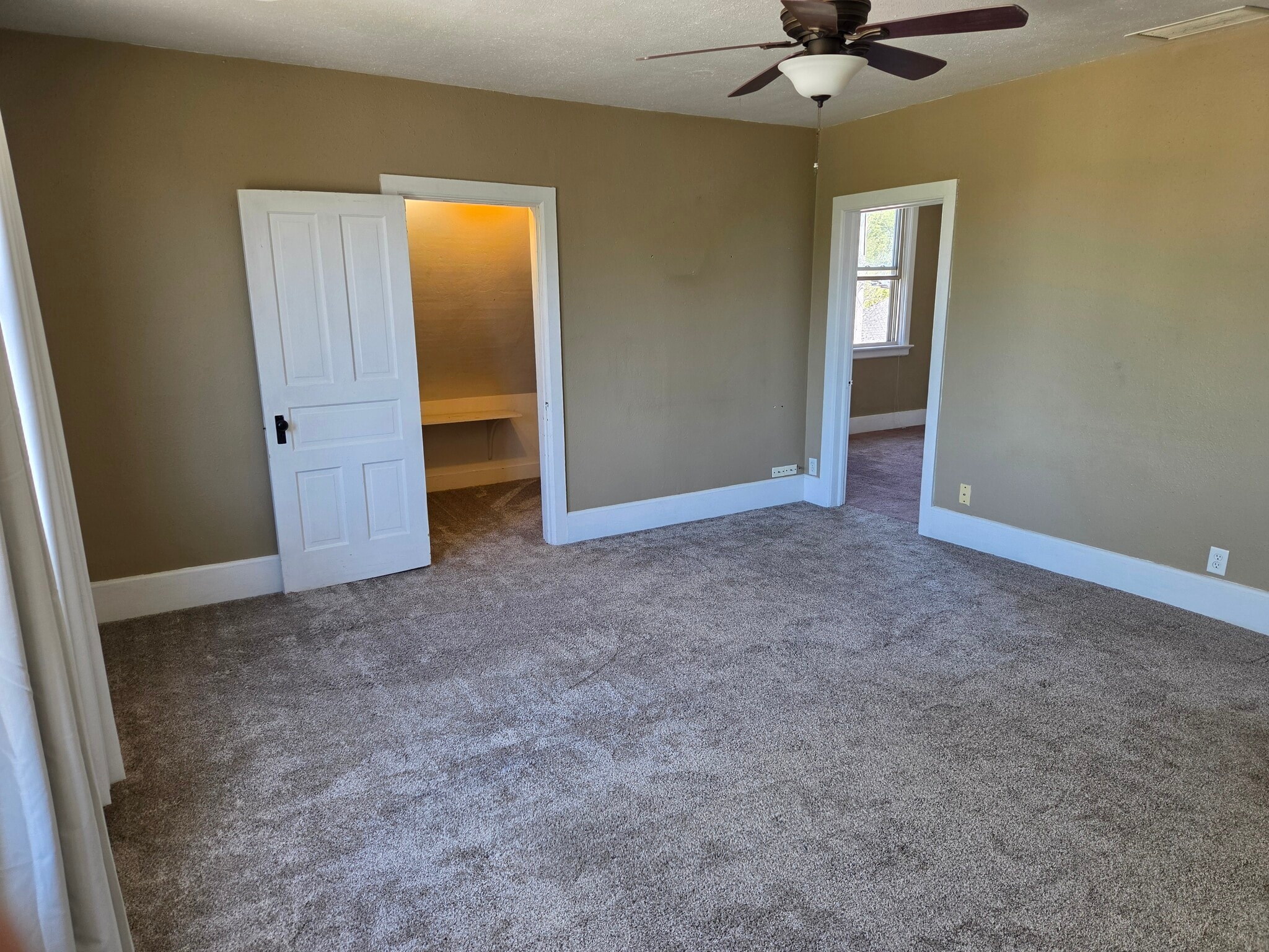 Living Room 2of3 - 523 S 15th St