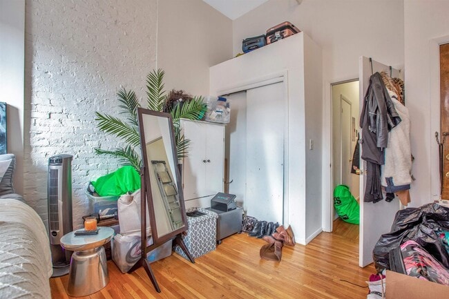 Building Photo - 554 OBSERVER Hwy