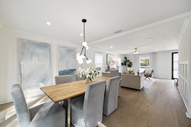 Building Photo - 4148 Bissonnet St