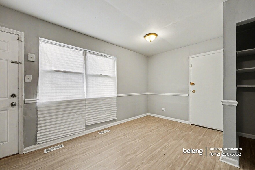 Building Photo - 631 Andover St