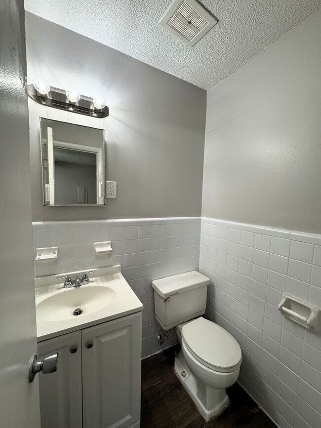 Building Photo - Available For Immediate Move-In!!