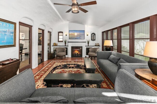 Building Photo - 815 Alameda Blvd