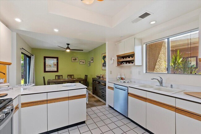 Building Photo - 1326 Tiffany Cir N
