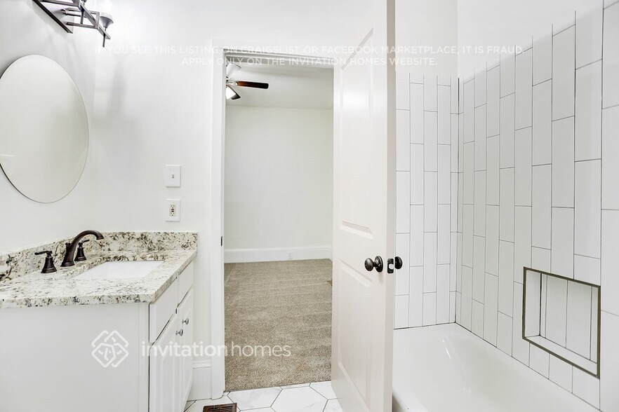 Building Photo - 1221 Epworth St SW
