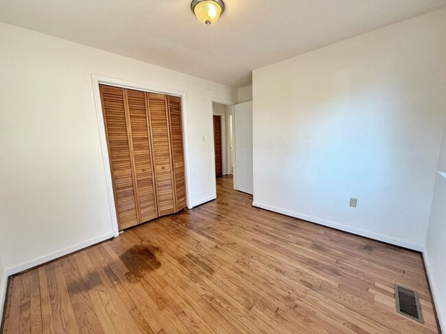 Building Photo - 3 Bedroom Brick Rancher in North Chesterfield