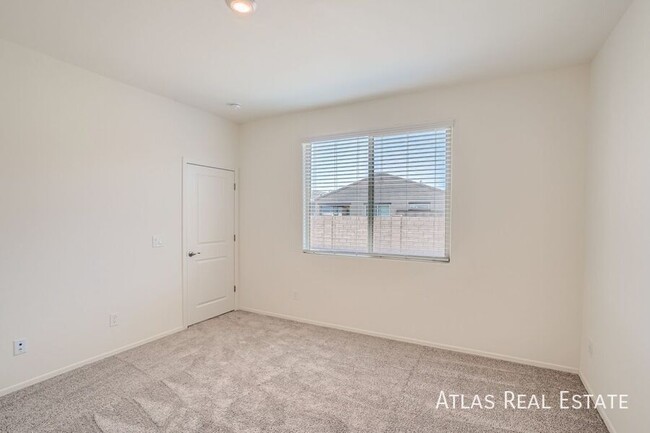 Building Photo - BEAUTIFUL  NEW 3 BEDROOM MARANA HOME