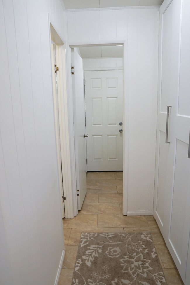 Building Photo - 38381 Poppet Canyon Dr