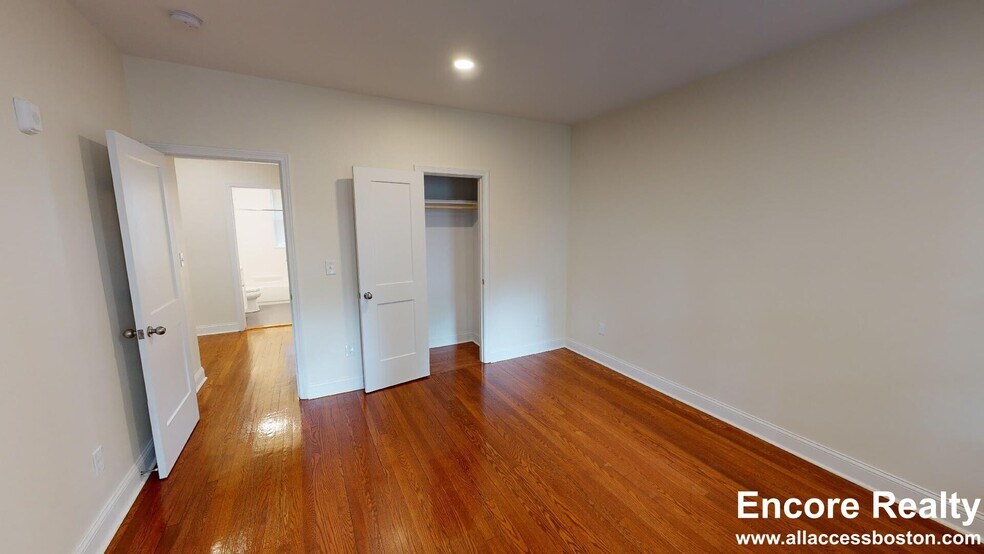 Building Photo - 123 Sutherland Rd