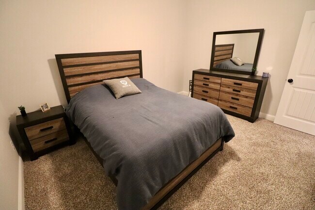 Building Photo - 2009 Toronto St