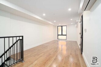 Building Photo - 3 bedroom in BROOKLYN NY 11211