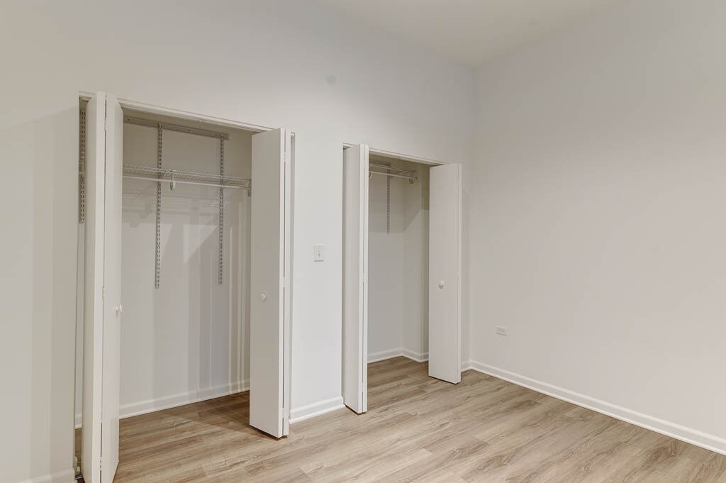 Building Photo - 100 E 14th St