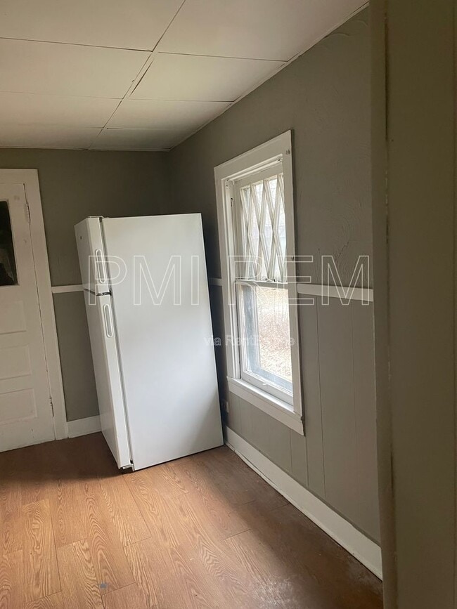 Building Photo - 516 Wildwood Ave