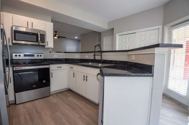 Building Photo - 2320 Gracy Farms Ln