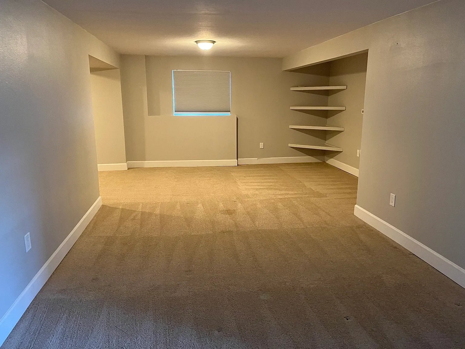 Building Photo - 5576 S Lansing Way