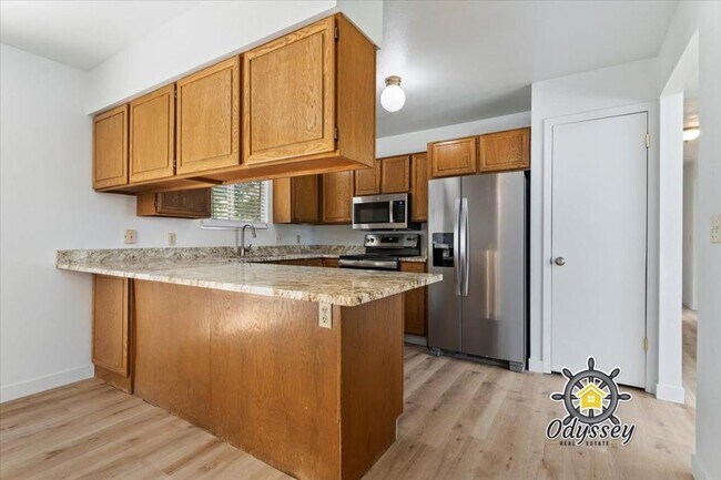 Building Photo - 2066 E 10095 S