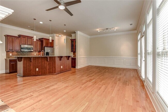 Building Photo - 10424 Park Walk Point