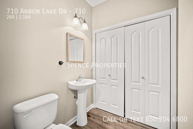 Building Photo - 722 Arbor Lake Dr