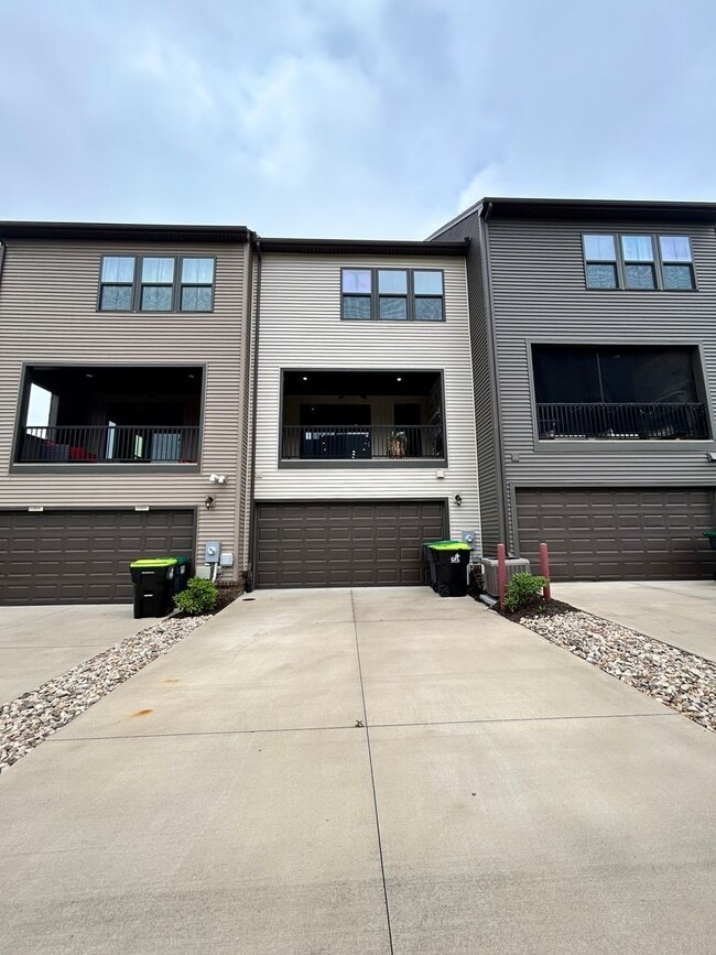 Building Photo - 14361 Revelry Blvd