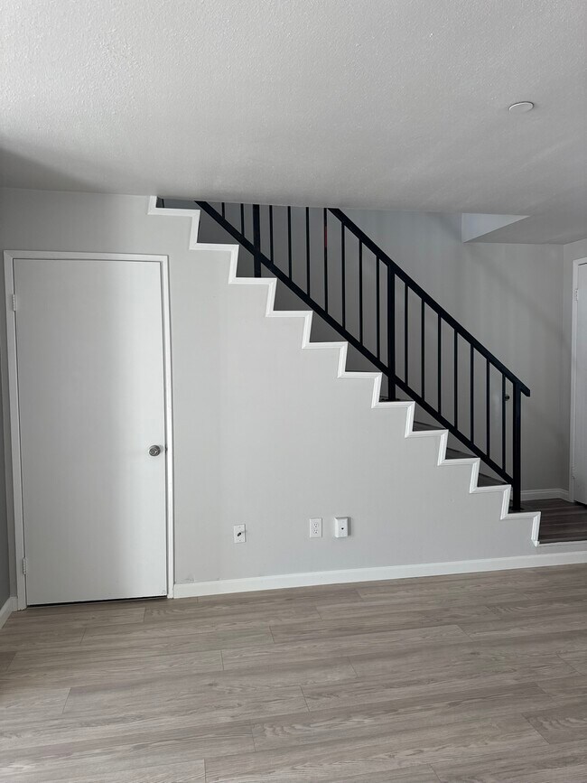 STAIRS - 522 N Serrano Ave