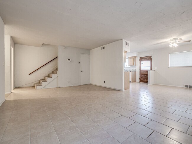 Building Photo - Updated in NE OKC for rent! Minutes to Broadway Extension/235 and Downtown!