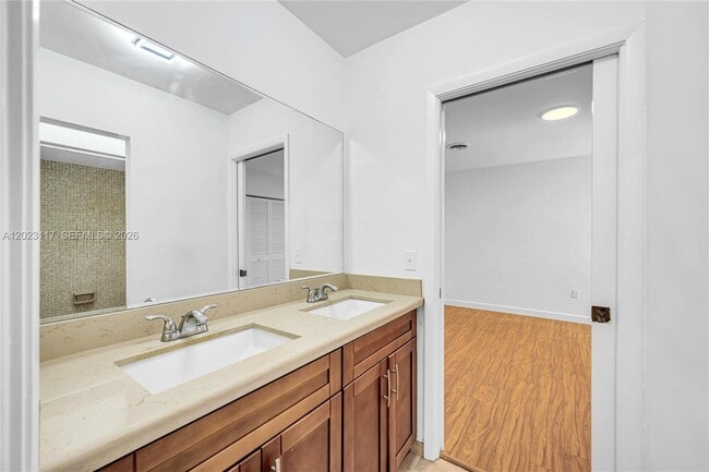 Building Photo - 13100 SW 81st Ave