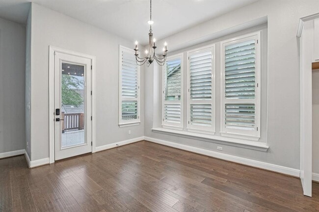 Building Photo - 197 Left Frk Dr