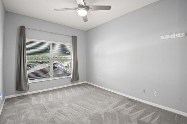 Building Photo - "Spacious 3-Bed, 2-Bath Condo Retreat in V...