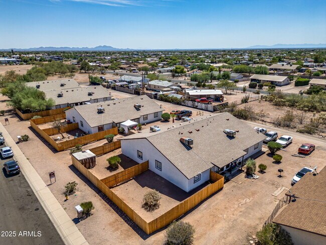 Building Photo - 576 N San Marcos Dr