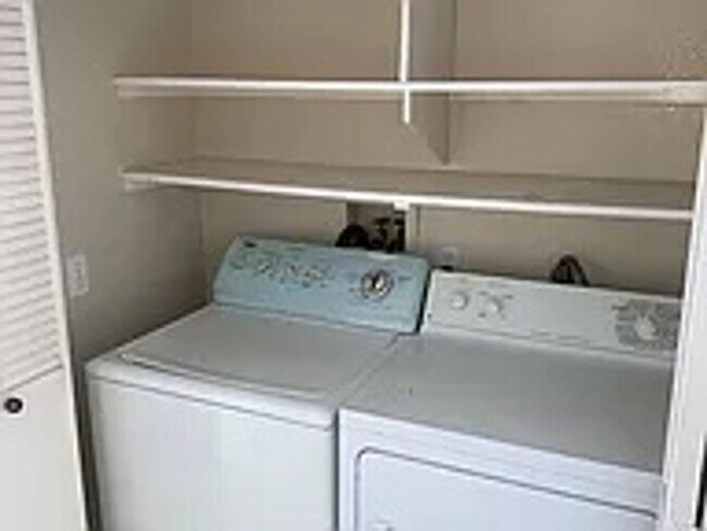 Building Photo - Available 2 bedroom/2 bath condo in a grea...