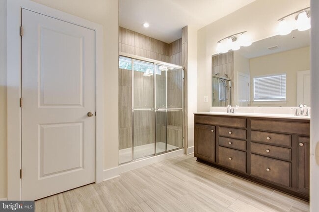Building Photo - 2546 Buckthorn Dr