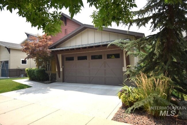 Building Photo - 1193 E Lone Shore Dr