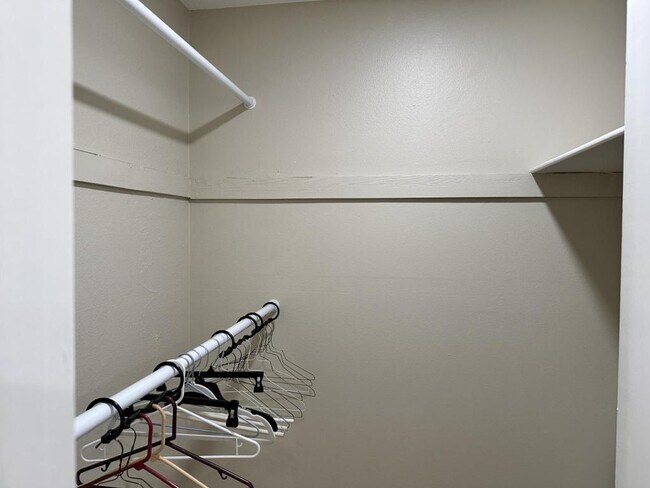 Building Photo - 600 Higdon Ferry Rd