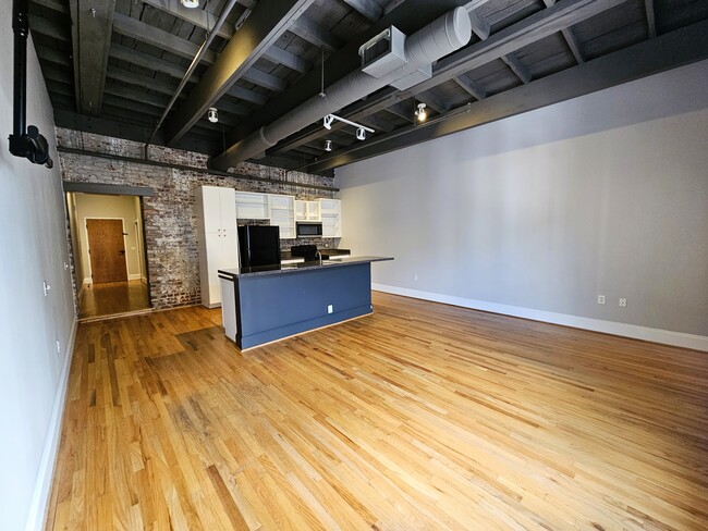 Building Photo - 1417 Market St