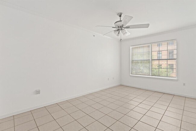 Building Photo - 501 W 26th St