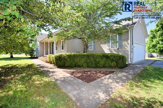 Building Photo - Adorable 3BR/2BA, attached 2 car garage in N. Murfreesboro on a corner lot!