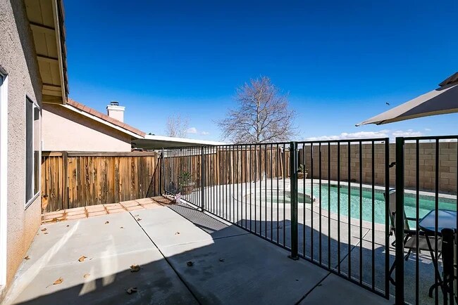 Building Photo - 9301 Nolina Dr
