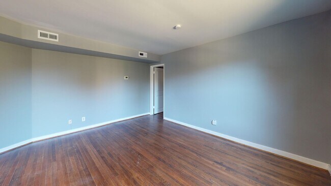 Building Photo - Newly Updated Silver Spring Three Bedroom ...