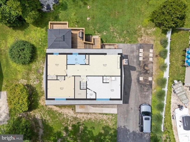 Building Photo - 1215 Holmewood Dr