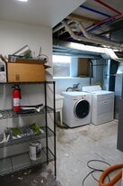 Building Photo - 2618 Wellington St. E