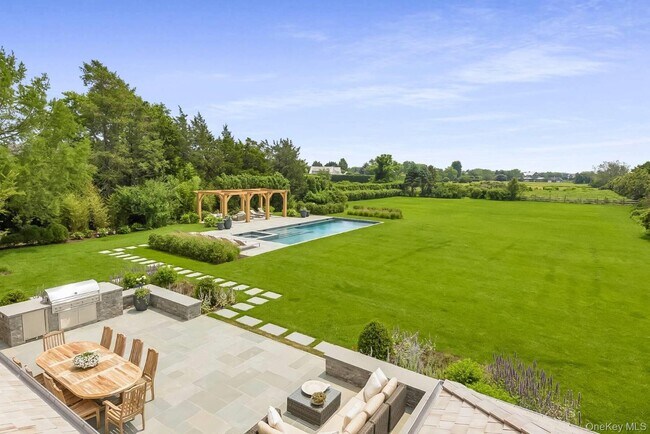 Building Photo - 571 Pauls Ln