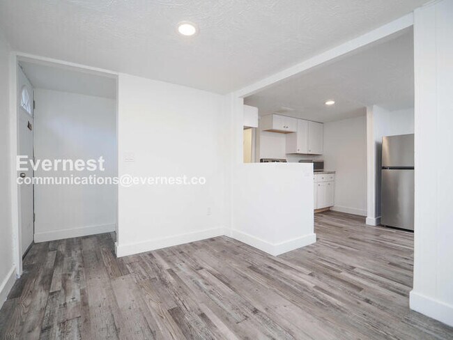 Building Photo - 43406 SE N Bend Way