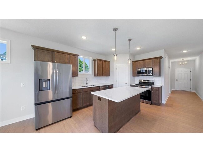 Building Photo - 123 Gambel St