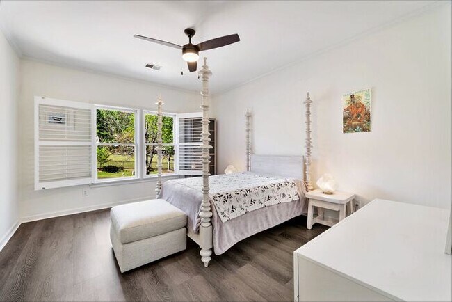 Building Photo - 7015 Blackthorn Ln