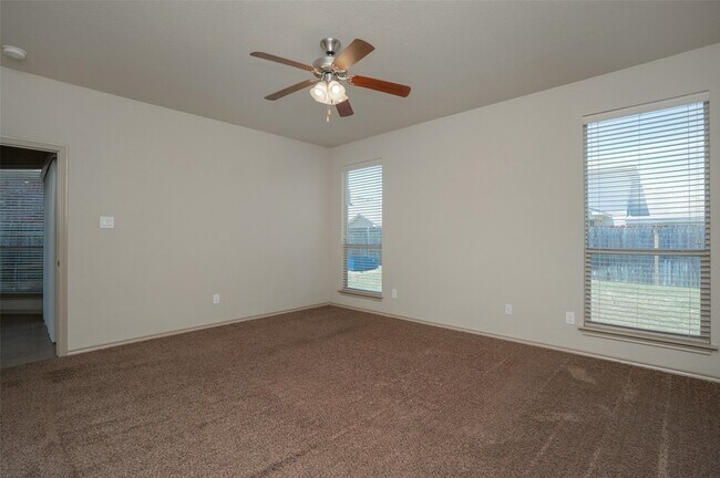 Building Photo - 1437 Castlegar Ln