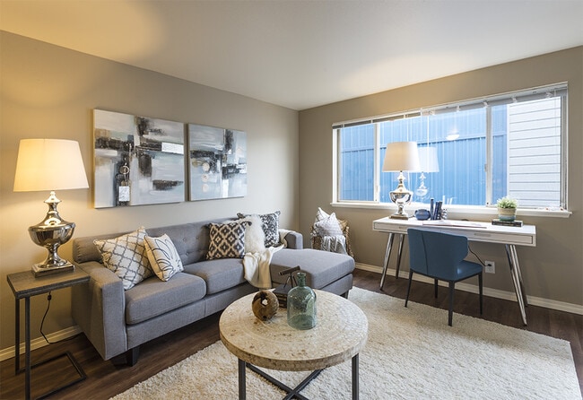 Interior Photo - Harbor Square