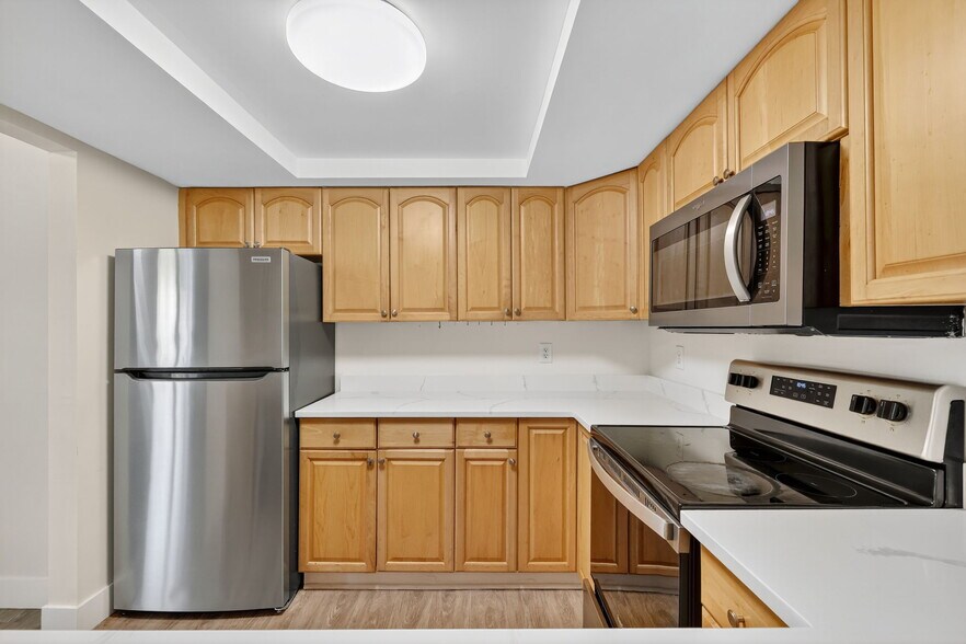 Building Photo - 2513 S 17th St