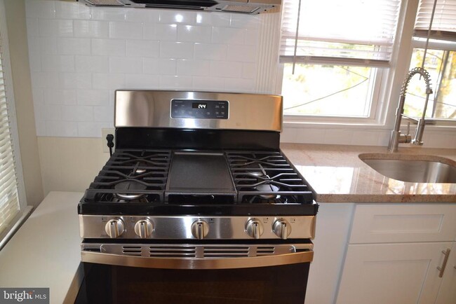 Building Photo - 243 Coverly Rd