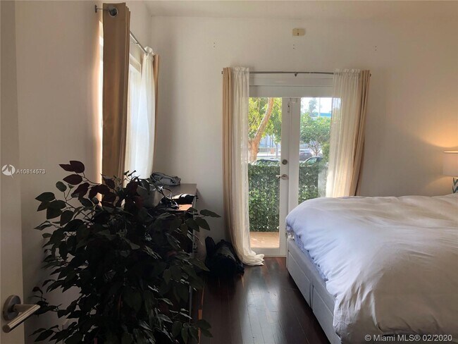 Building Photo - 227 Michigan Ave